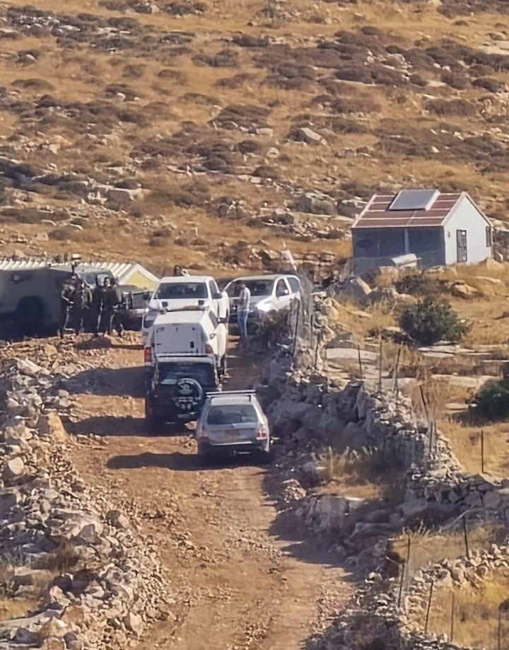 Settlers set up new settlement outpost in Sair, West Bank