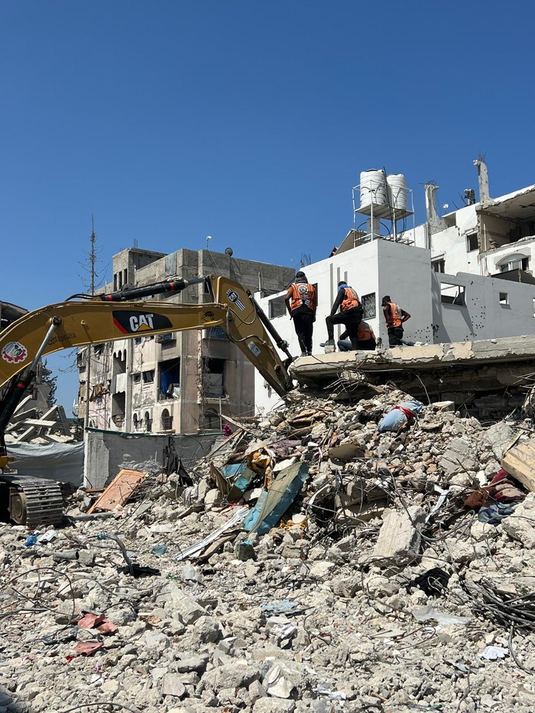 Civil defence seeks 10,000 missing under Gaza rubble