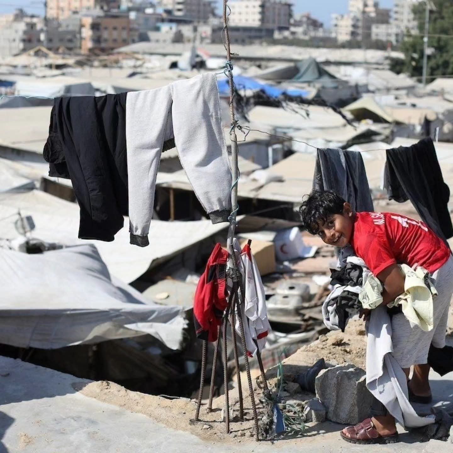 Gaza Ministry: 90% of residents displaced in tents and rubble