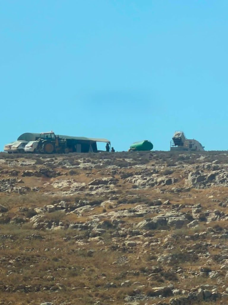 Israeli settlers set up new settlement in Tal Asour, Ramallah