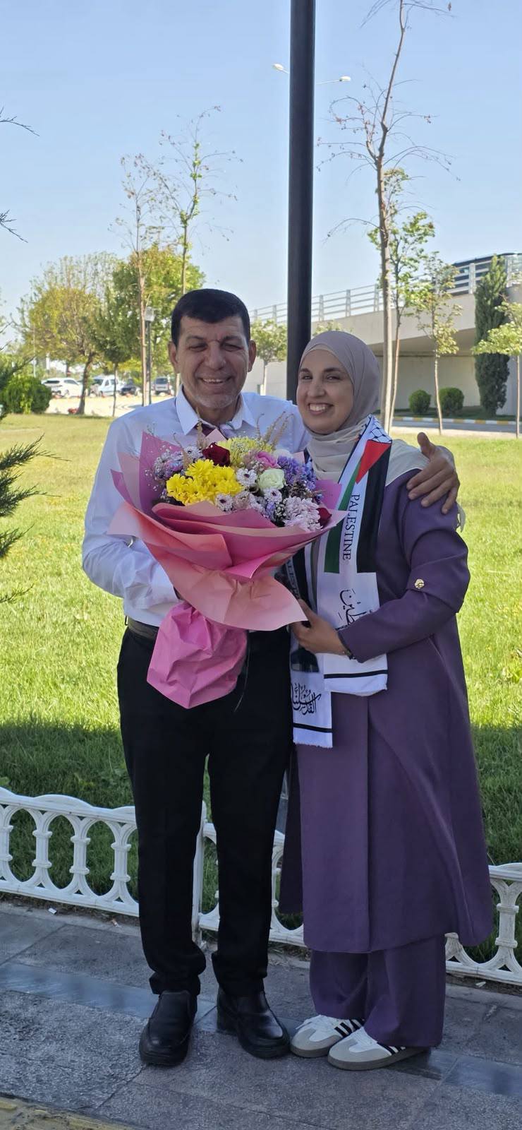 Freed Palestinian detainee Abdul Moneim Ta’ma reunited with wife in West Bank