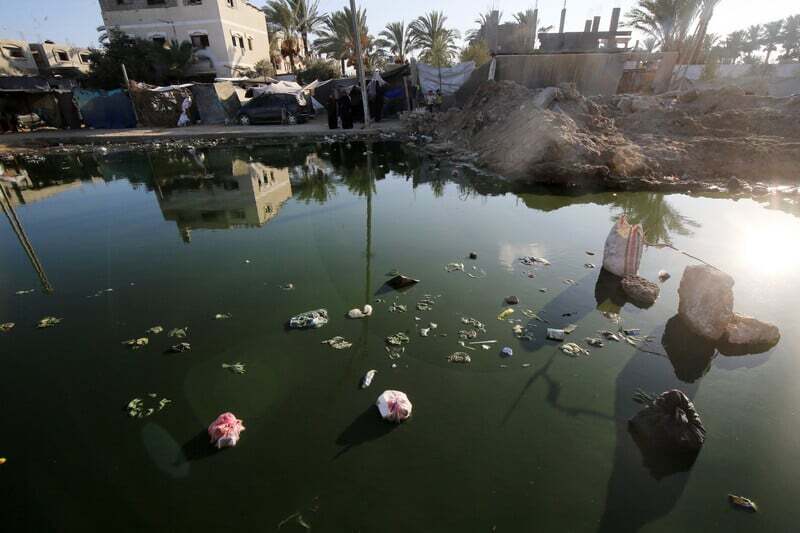 Women at al-Deira camp suffer water deprivation, kidney stones