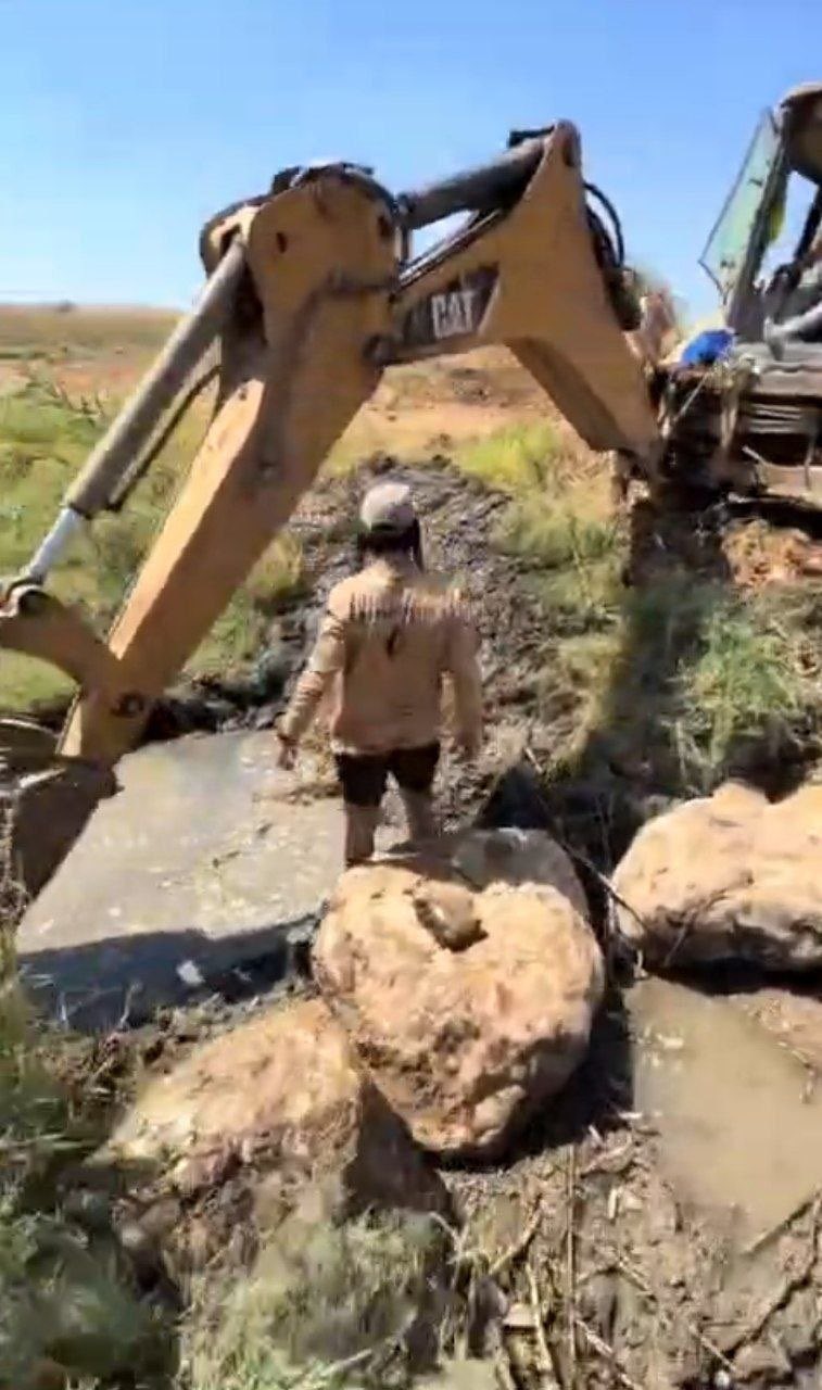 Israeli settlers dig pool near Jordan Valley spring