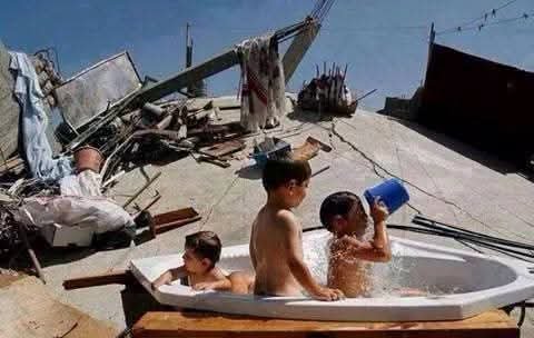 Gaza displacement camps endure 50°C heat without cooling