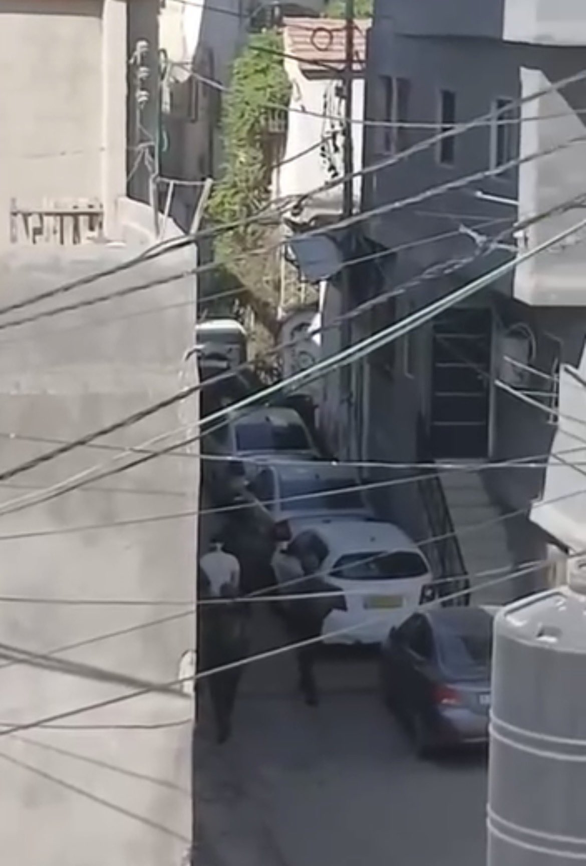 Israeli forces detain Palestinian in Qalandiya refugee camp raid