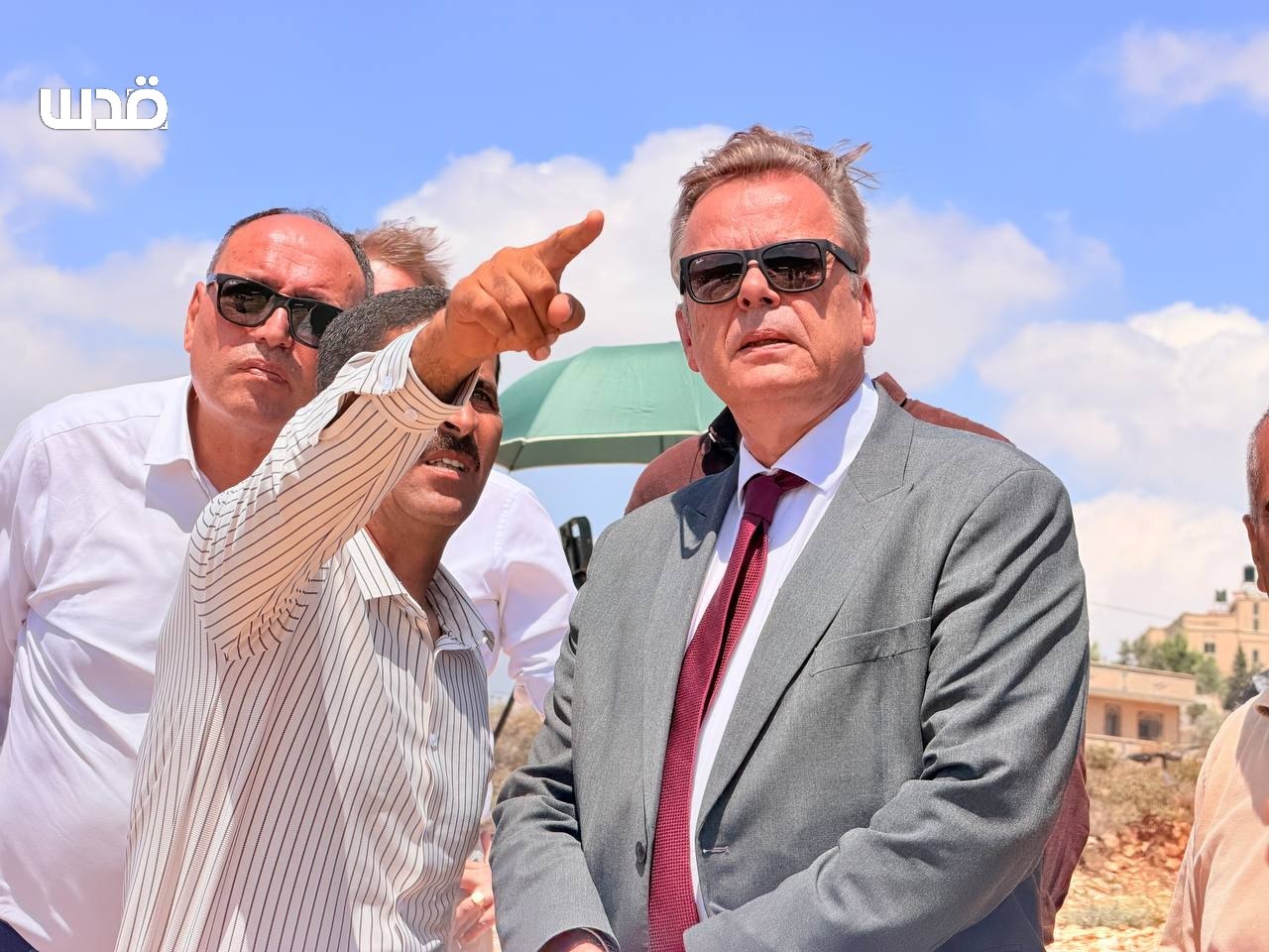 Dutch representative visits besieged Palestinian families in Qusra