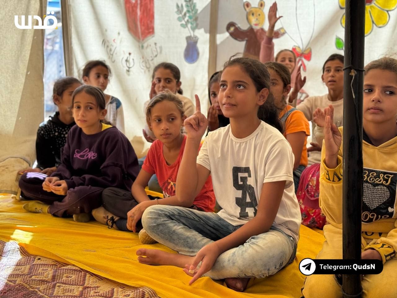 Teachers in Khan Younis educate displaced children amid Gaza destruction