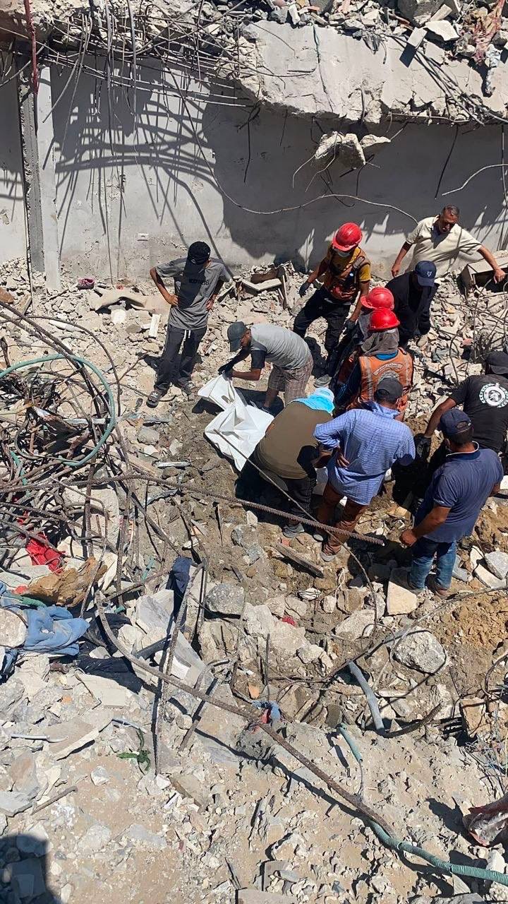 Civil Defense recovers 112 bodies from Al-Hasayna homes in Sabra, Gaza
