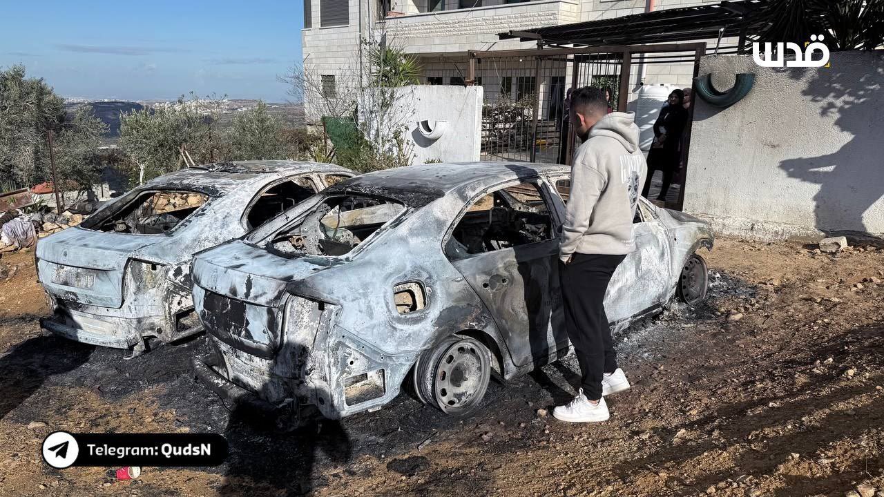 Israeli settler militias attack Al-Mazra’a Al-Gharbiya, torch Palestinian vehicles