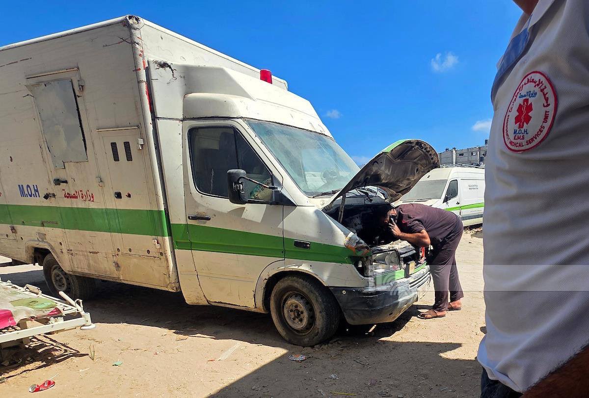 Ambulances out of service at Nasser Medical Complex in Gaza